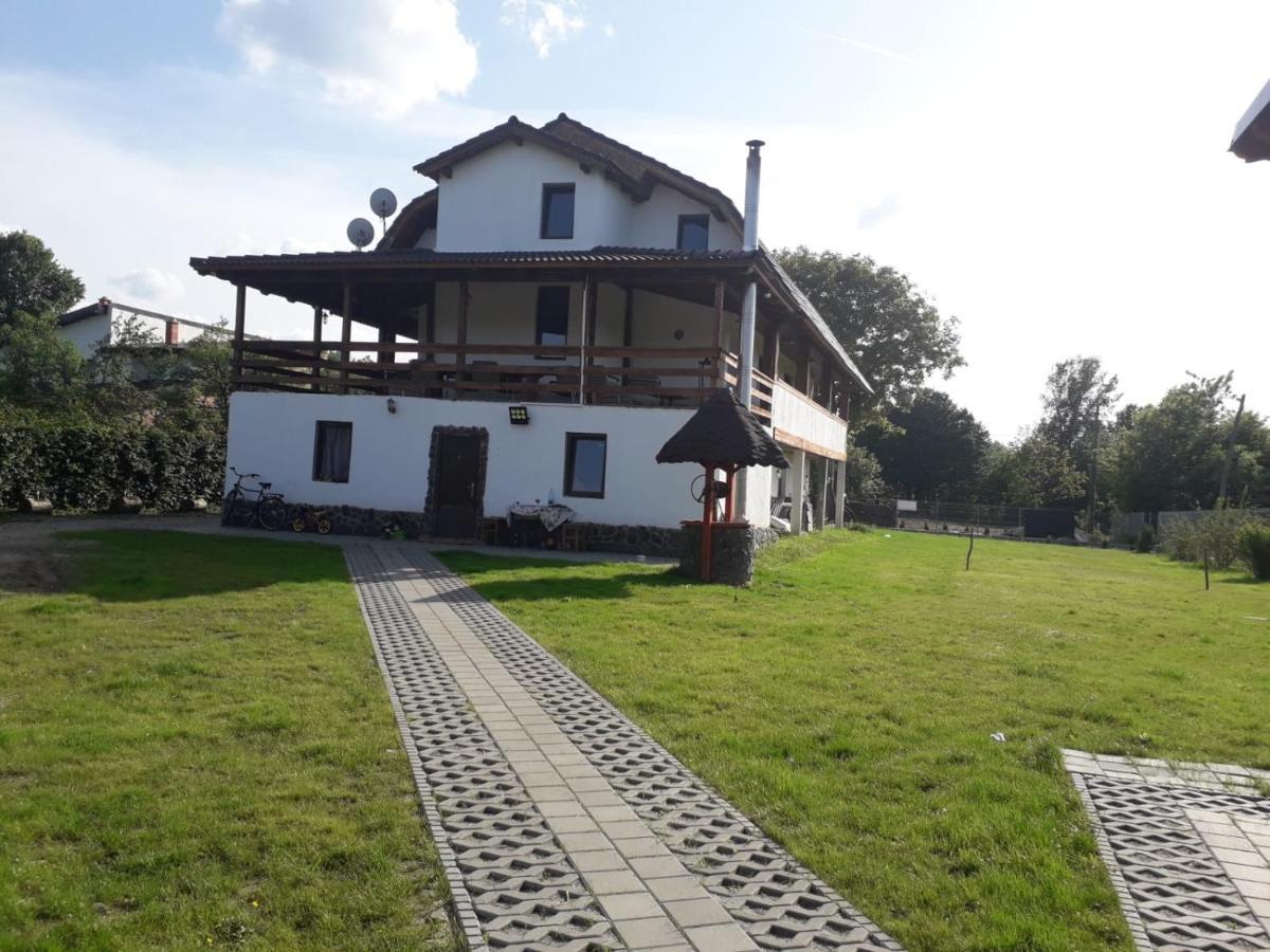 Tadi Lodge *